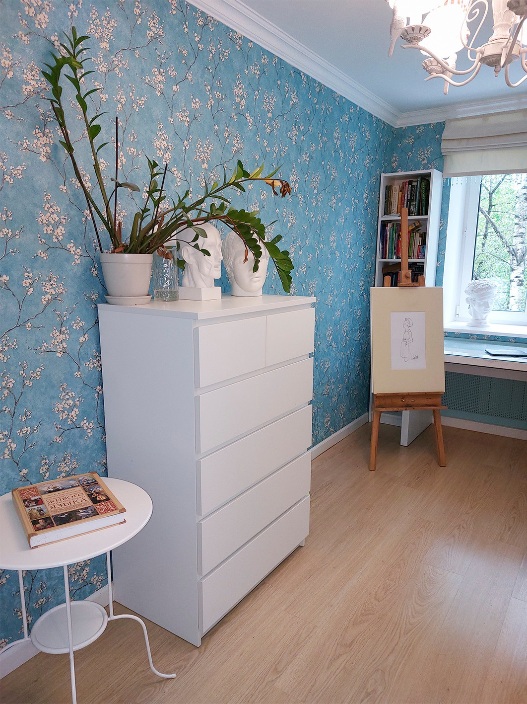 Квартира с бирюзовыми акцентами