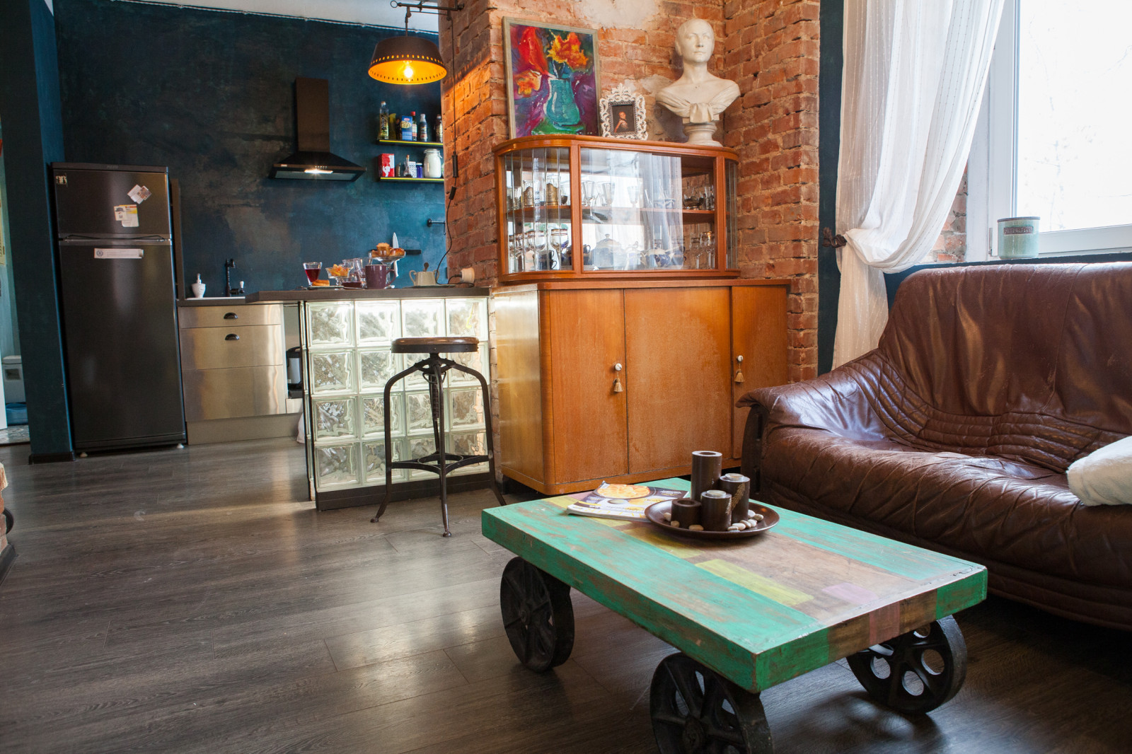 КВАРТИРА С 7 ОКНАМИ 2. ФОТО СЕРГЕЙ КОМЯГИН