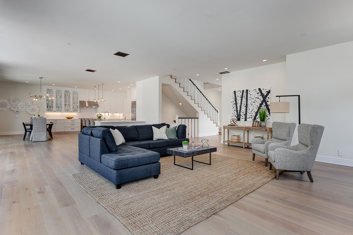 Дом в стиле Кейпкод в Ла Канада