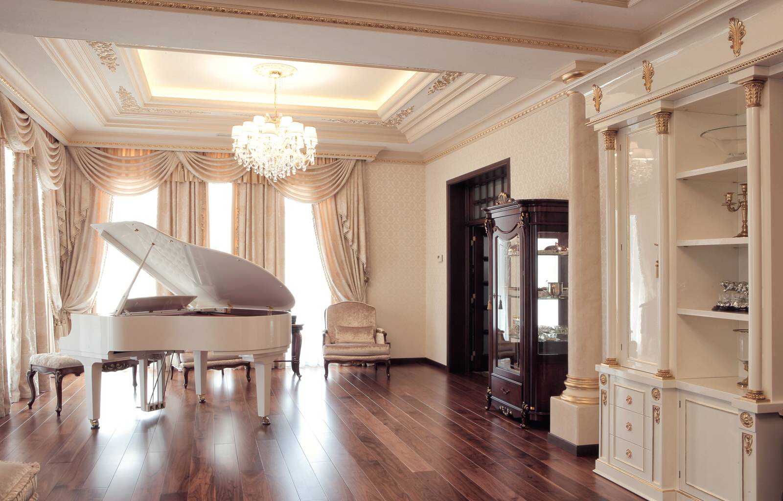 Проект интерьера частного жилого дома, г. Каменск-Шахтинский, 750 кв.м.