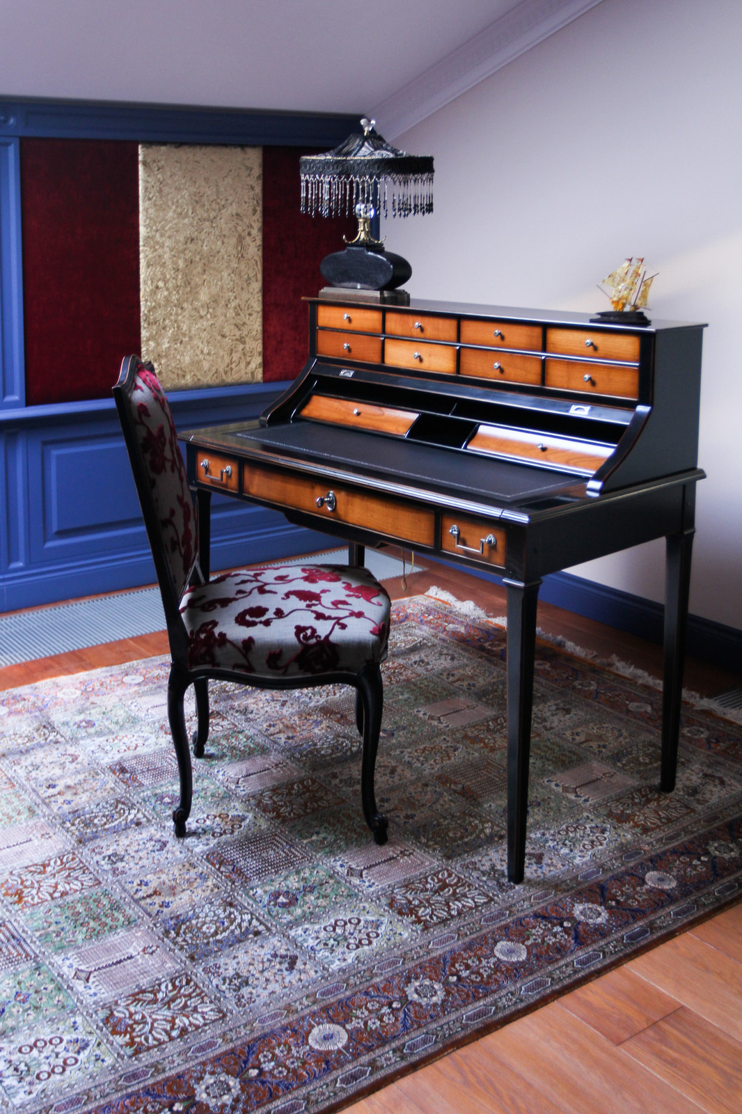 Библиотека в загородном доме