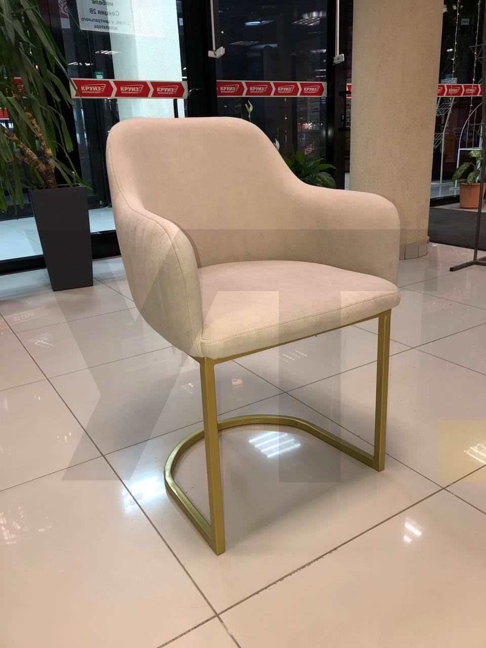 Обеденные и барные стулья