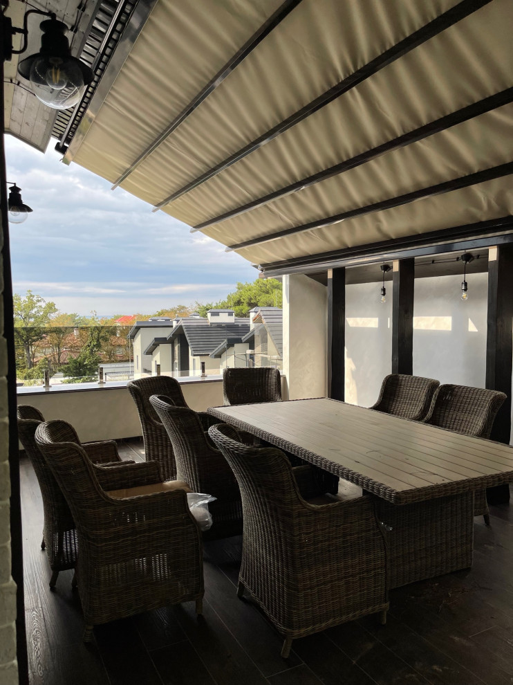 терраса на крыше жилого дома в г. Геленджике