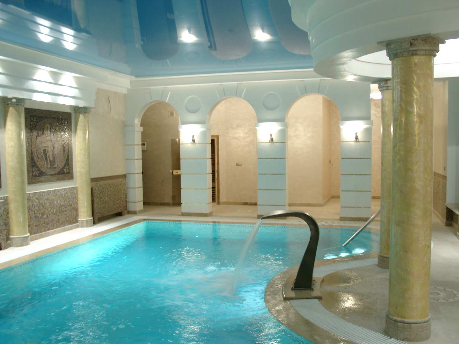 Обложка проекта: Строительство бассейна с LED подсветкой RGB