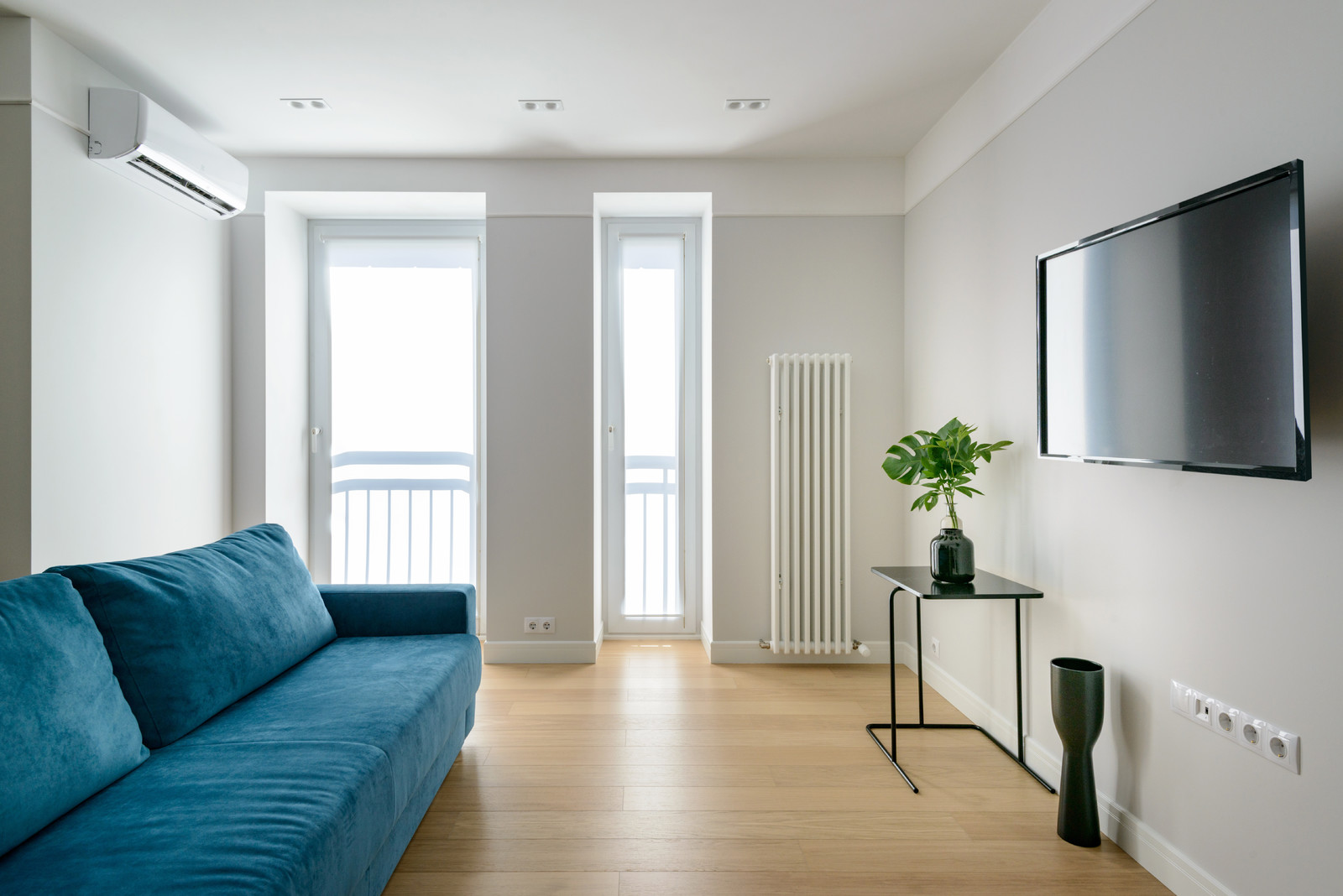 Современная квартира на Декабристов