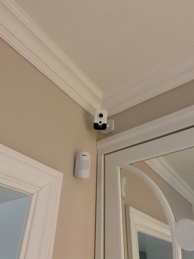 HiWatch IPC-C042-G0/W крупным планом