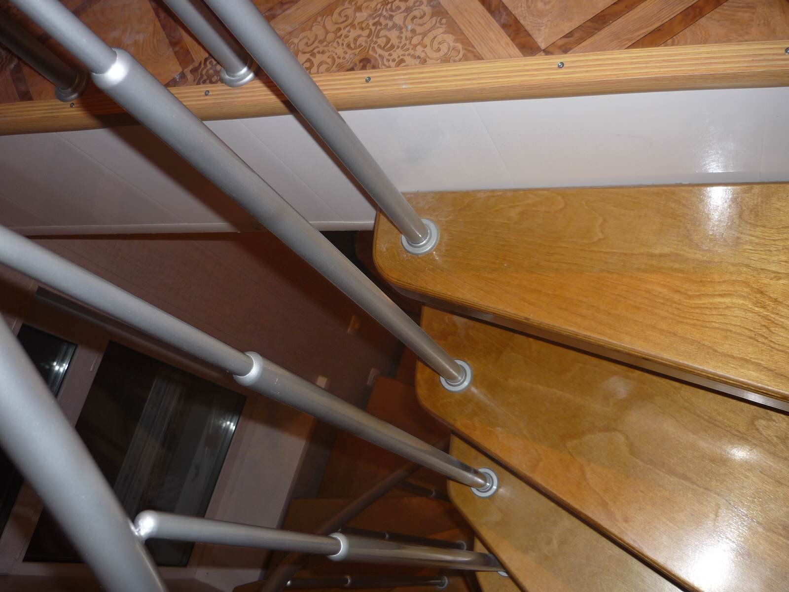 лестница больцевая фанера