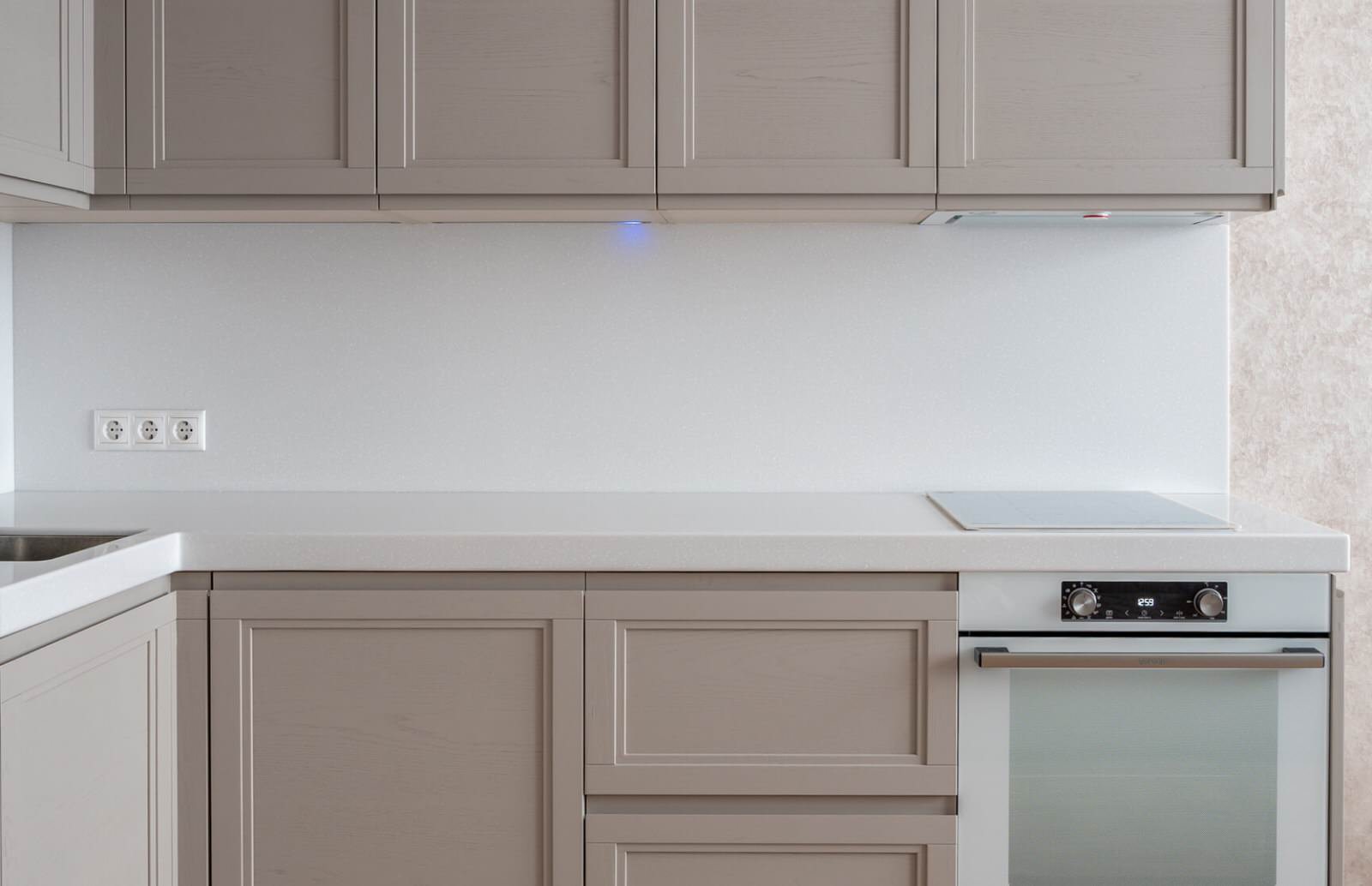 Угловая кухня Джаспер в цвете Экрю от дизайнера