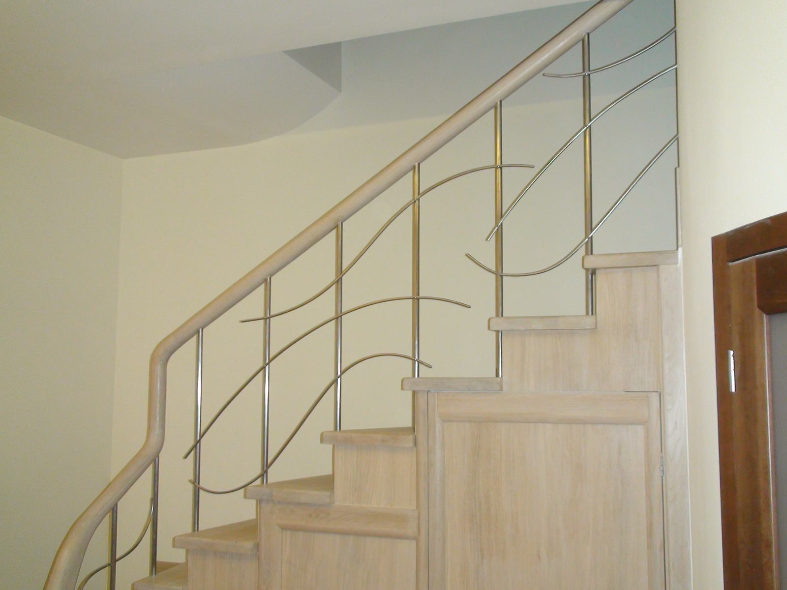 Лестница Гнутые струны