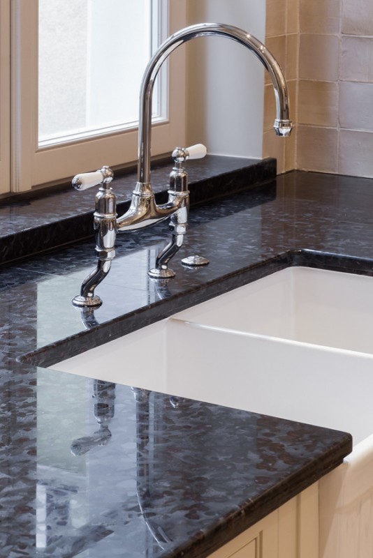 Кемень, керамика.