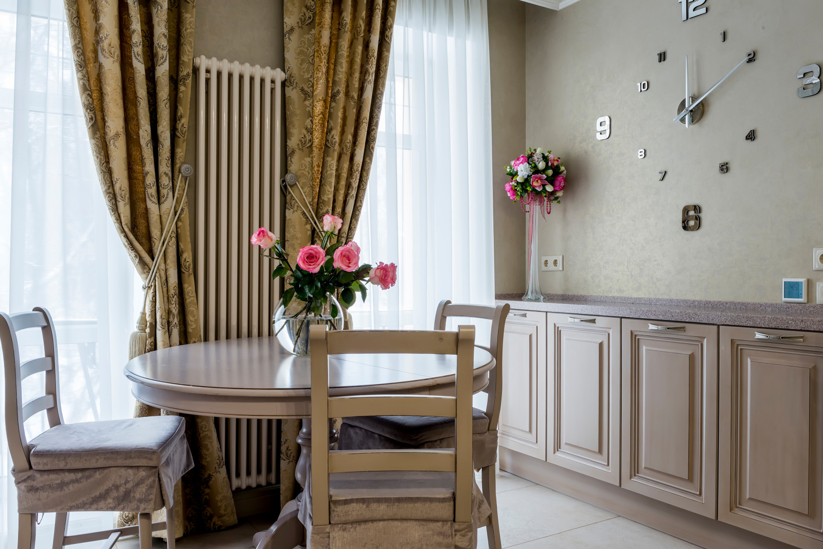 Двухкомнатная квартира в классическом стиле.