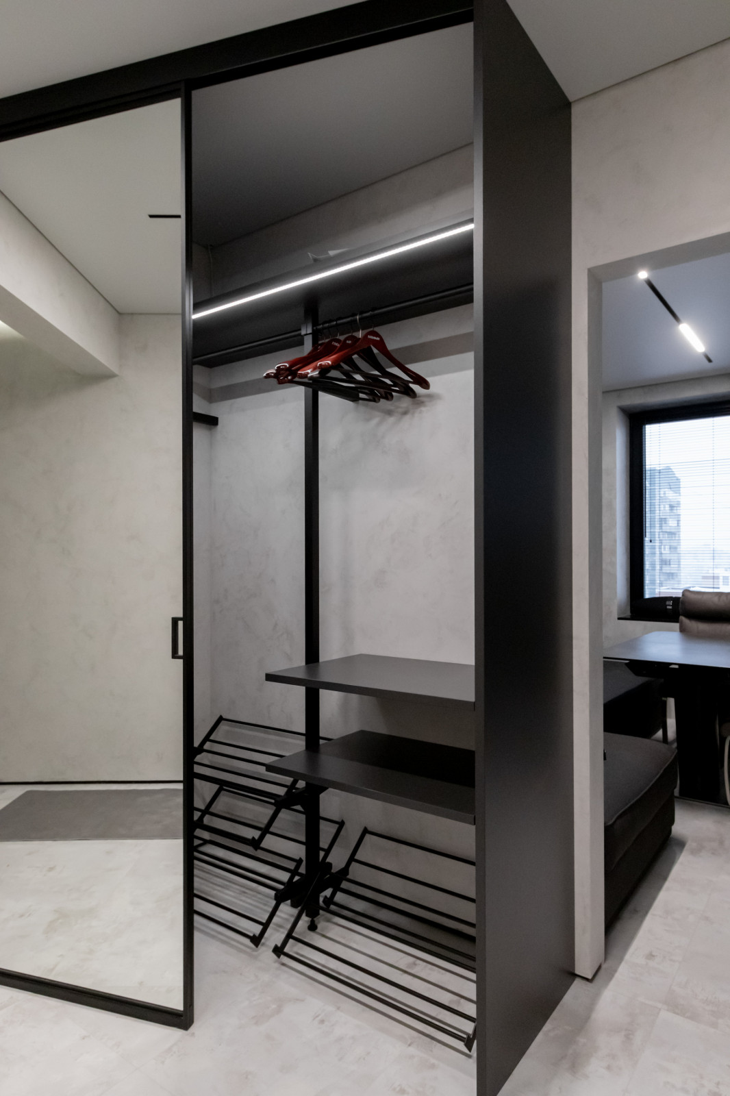 Обложка проекта: Угловой шкаф в прихожую с системой UNO raumplus