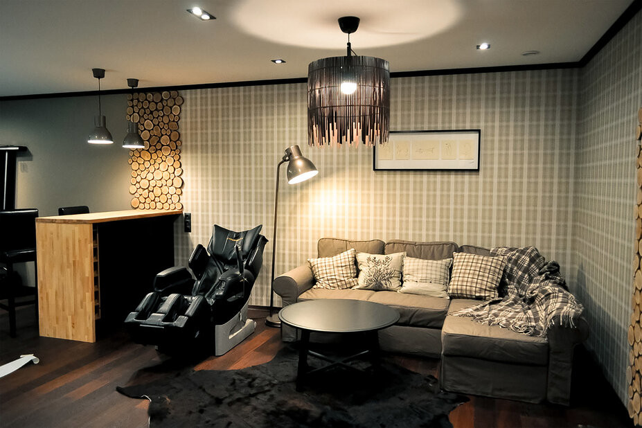 Дизайн интерьера гостиной без окон. Москва.