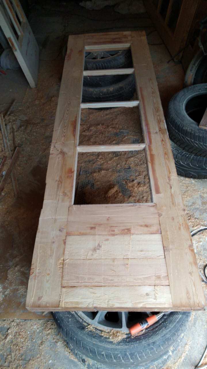 Обложка проекта: Компьютерный стол из межкомнатные двери «СТАЛИНКИ». Яркий, стильный... подходит