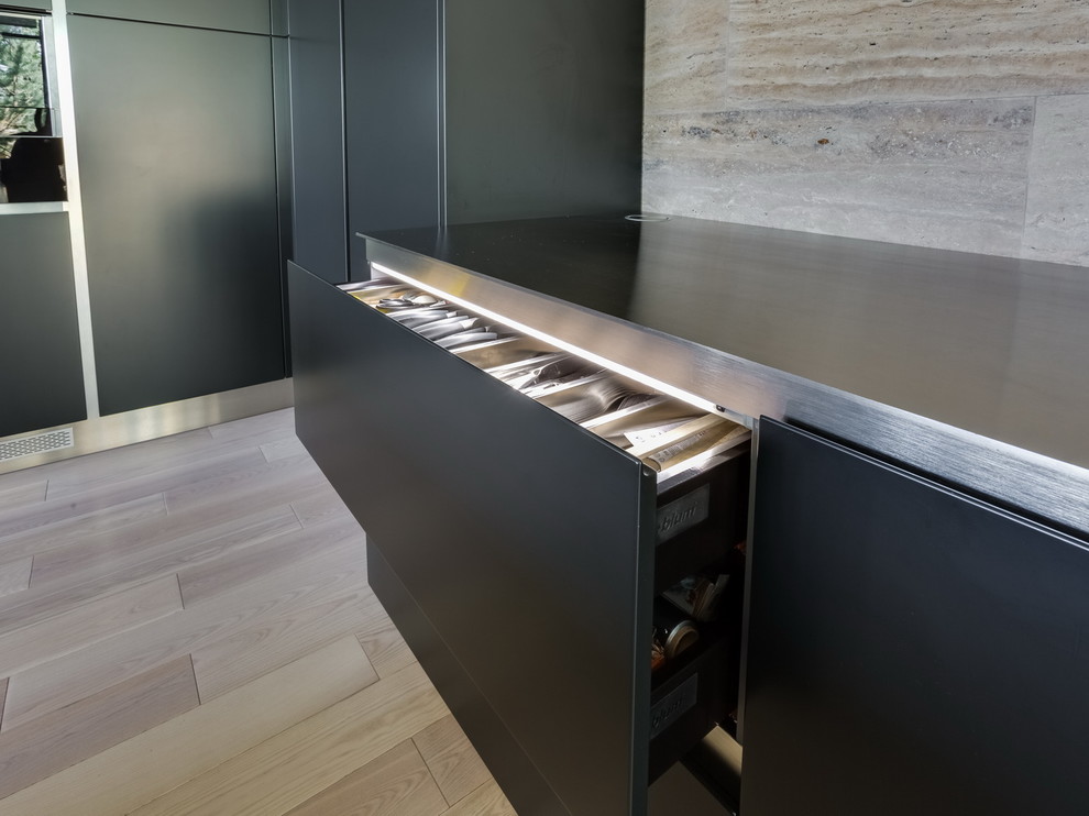 Кухня черного цвета