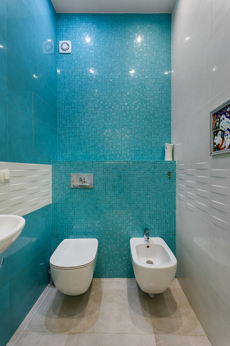 Бело-голубой санузел, плитка FAP