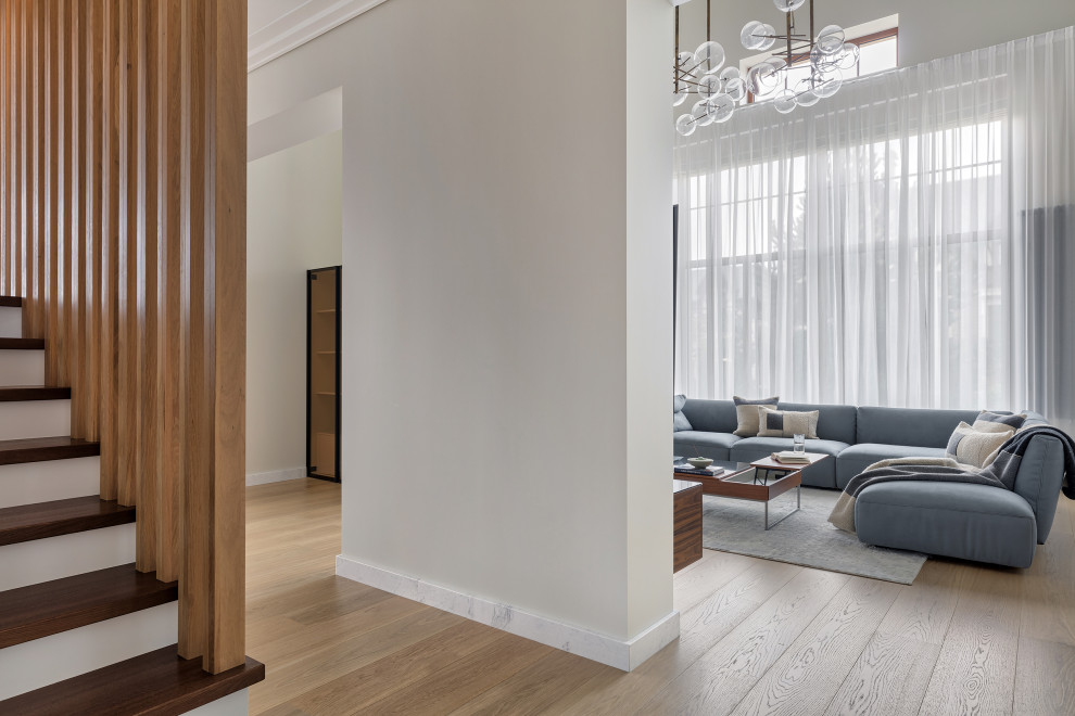 Дом с потайной лестницей