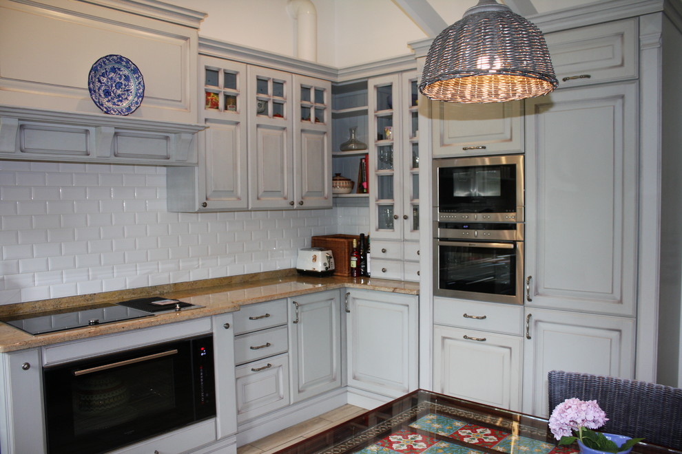 Обложка проекта: Кухня из массива