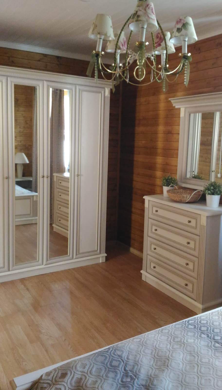 Спальня  в доме , выполненном  в Скандинавском стиле с элементами "Прованса"