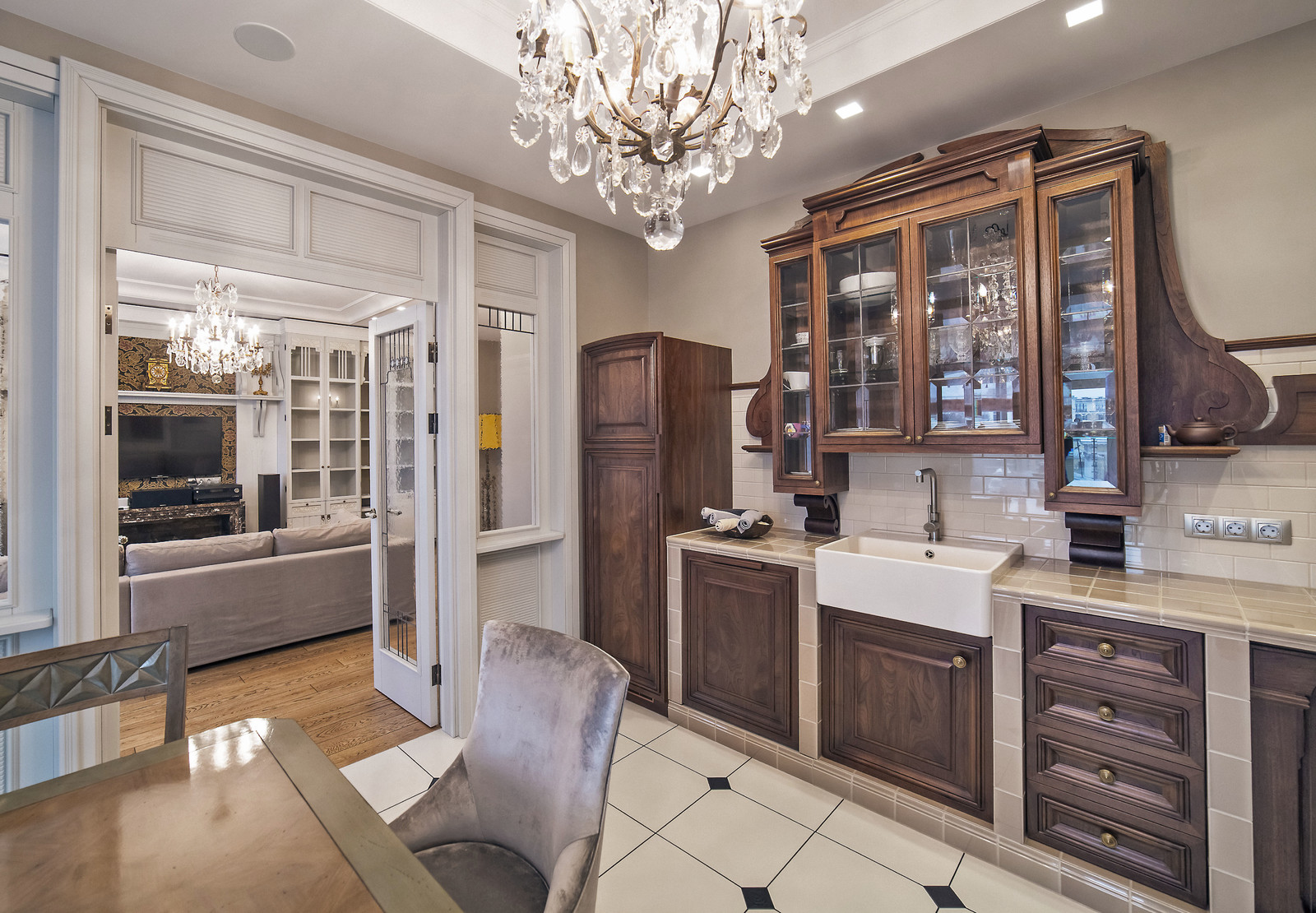 ПАРАДНЫЙ КВАРТАЛ