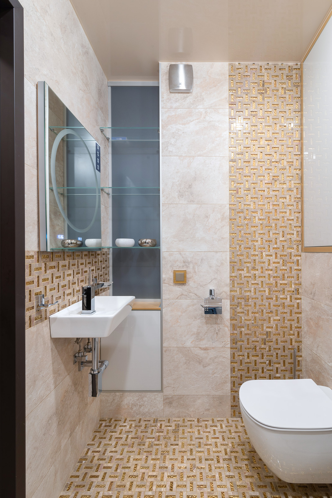 Разные полюса.