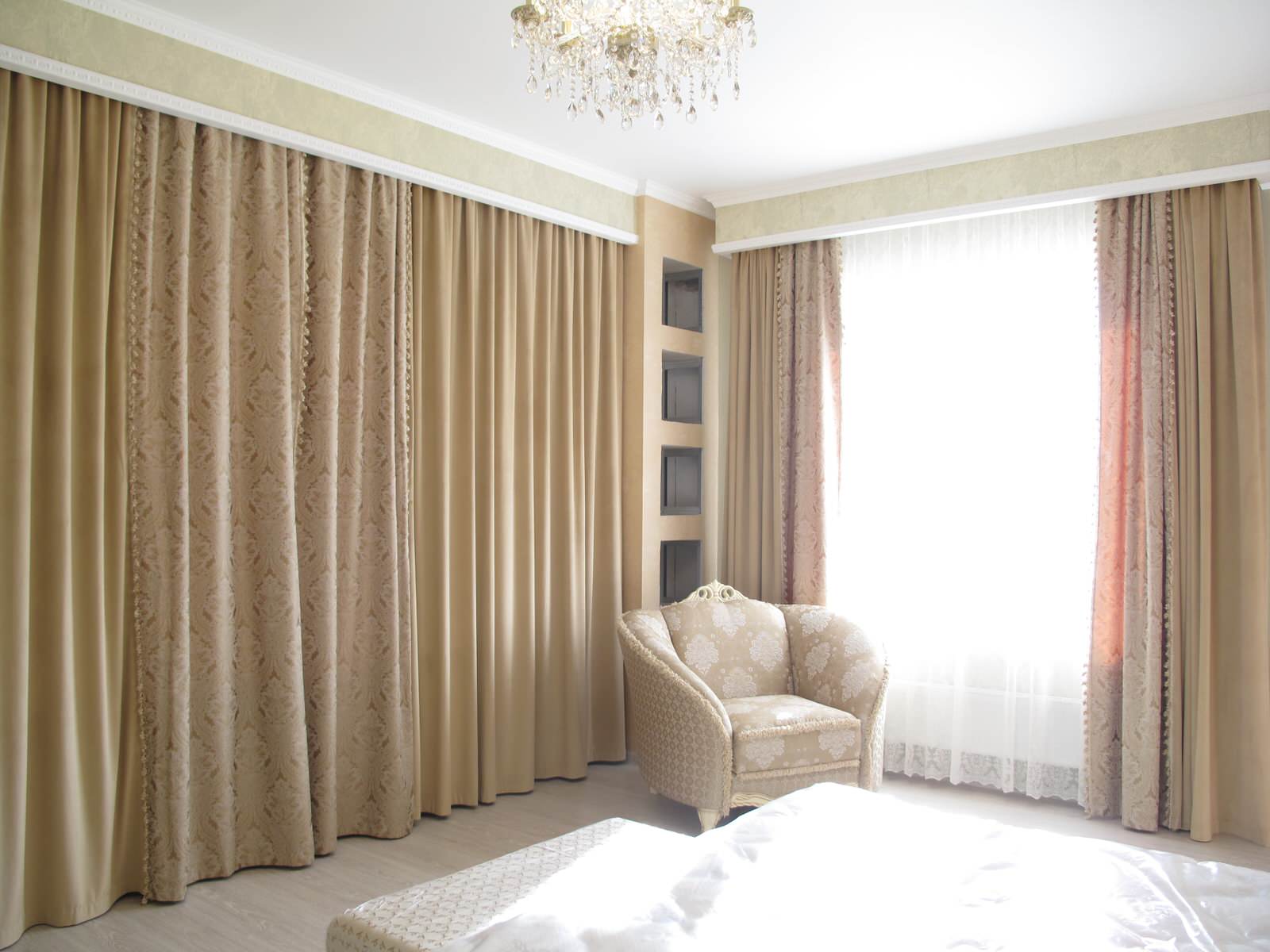 Спальня.подушки.бархат.