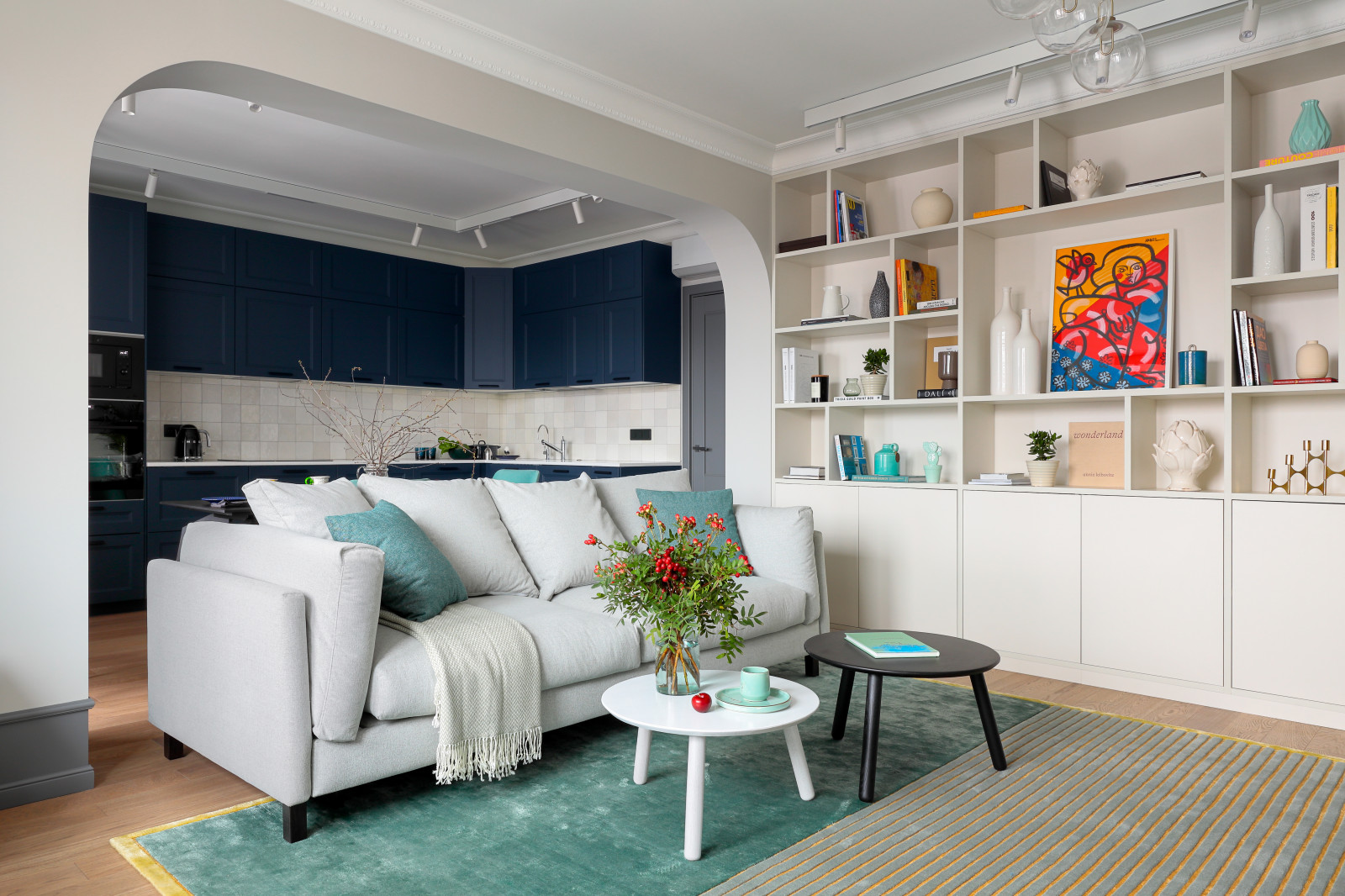 Квартира с синей кухней и детской комнатой