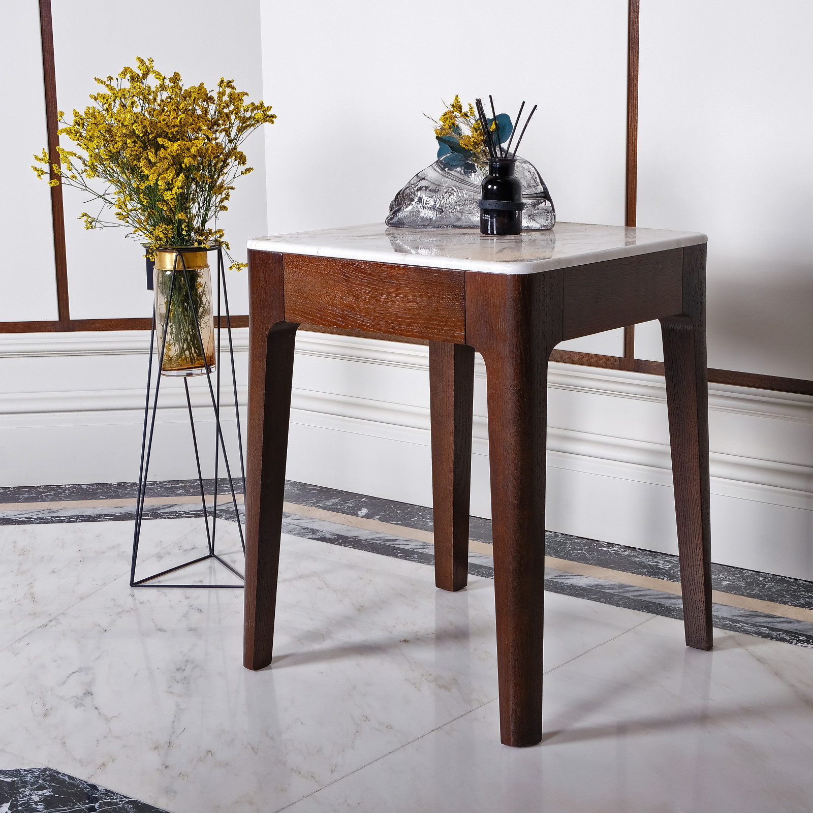 Обложка проекта: Столик