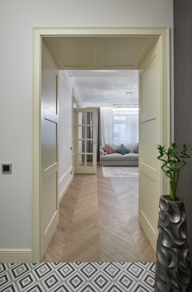 Много стекла в белом интерьере