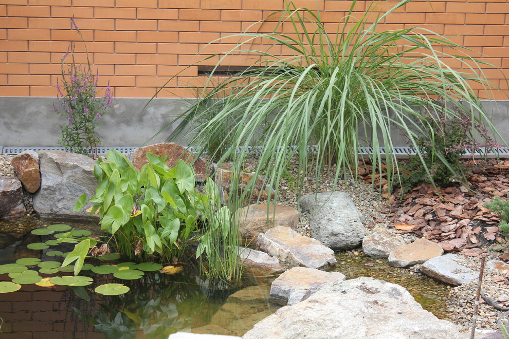 Небольшой сад в природном стиле