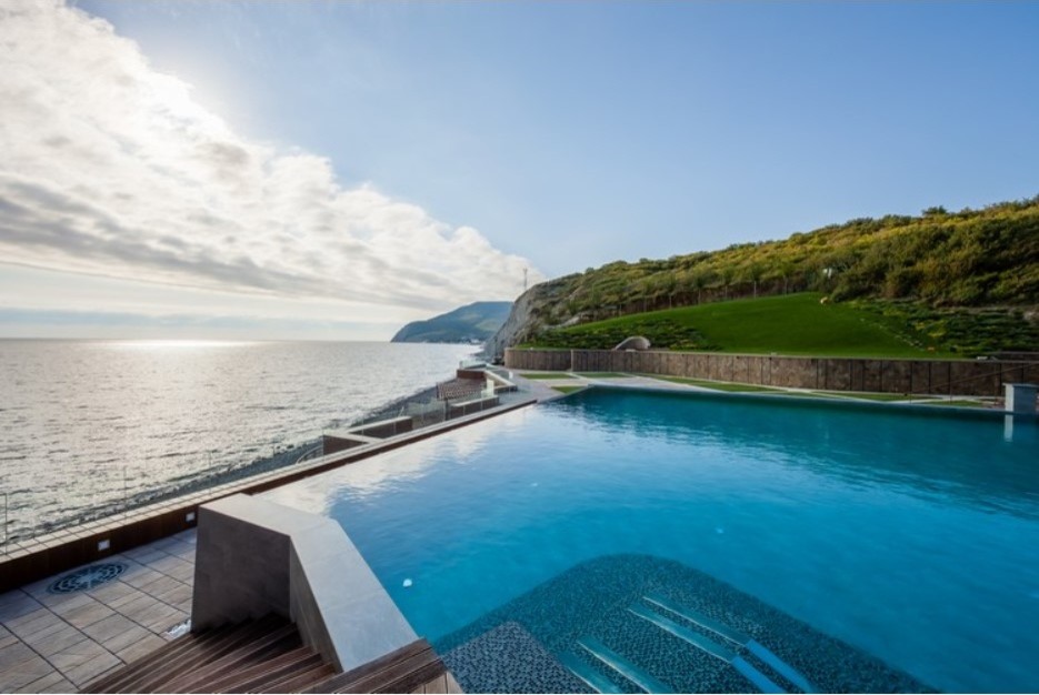 Проект недели: Бассейн-инфинити с видом на Черное море