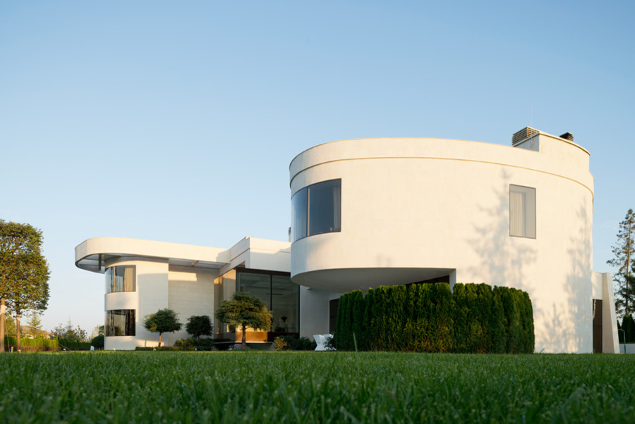 VILLA IN AGALAROV ESTATE