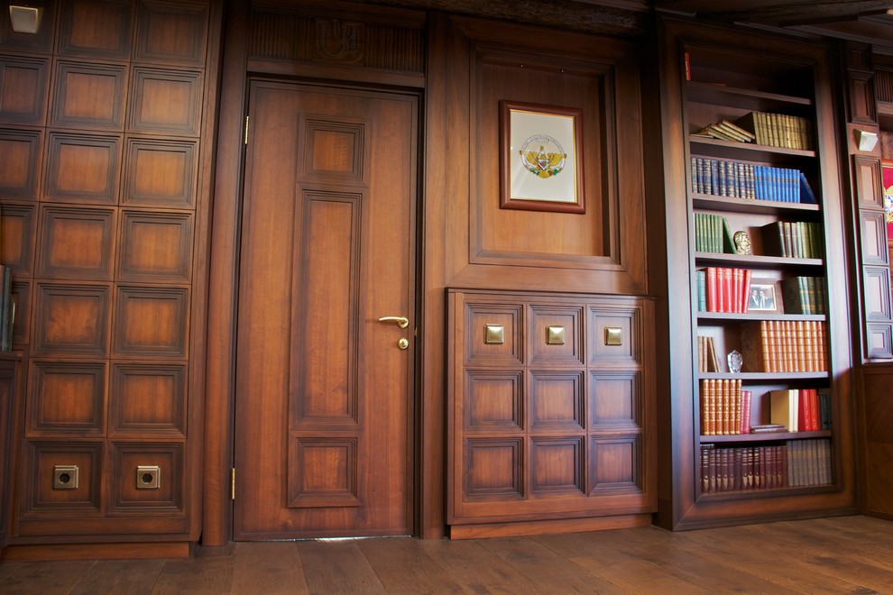 Кабинет. Мансарда жилого дома в центре Москвы