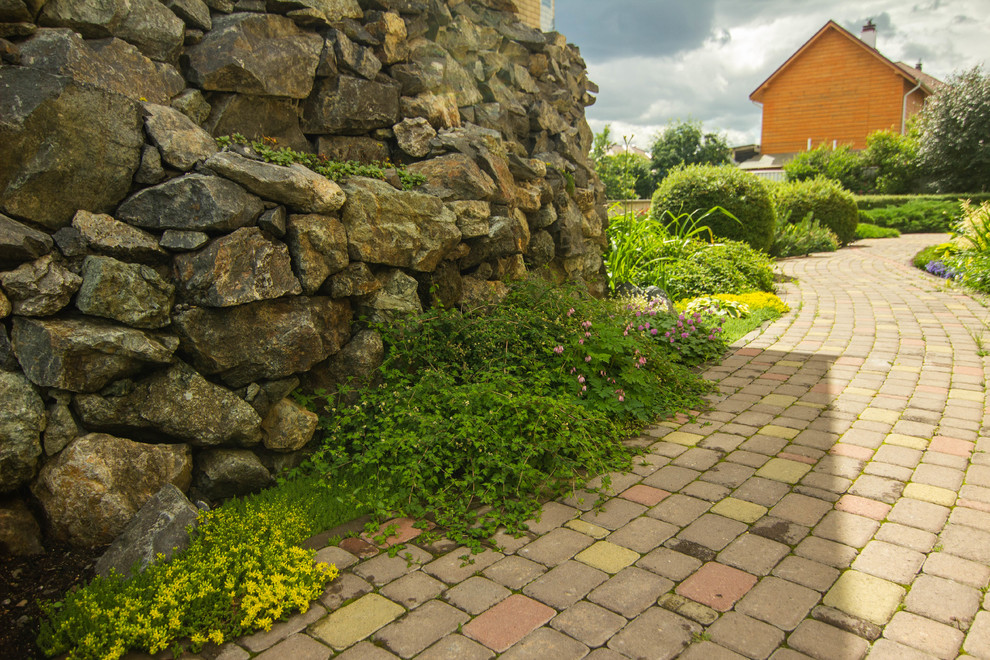 Сад с зеленой крышей