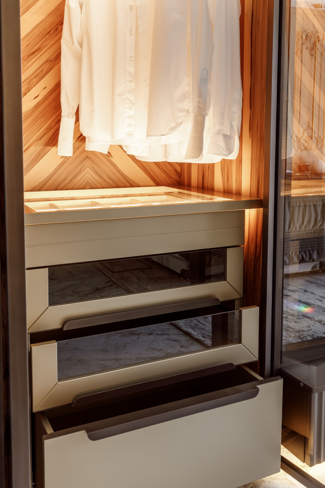 Мебель для мастер-спальни загородного дома