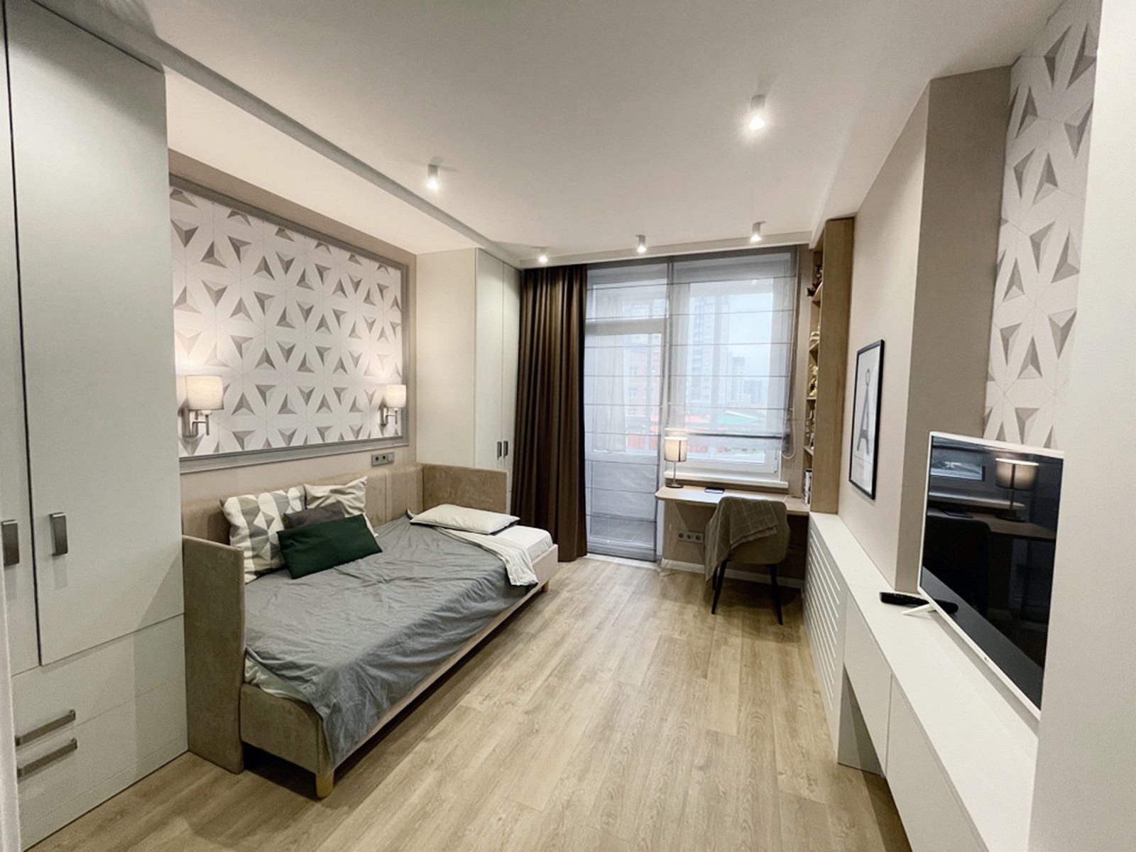 Реализованный проект квартиры с солнечными акцентами.