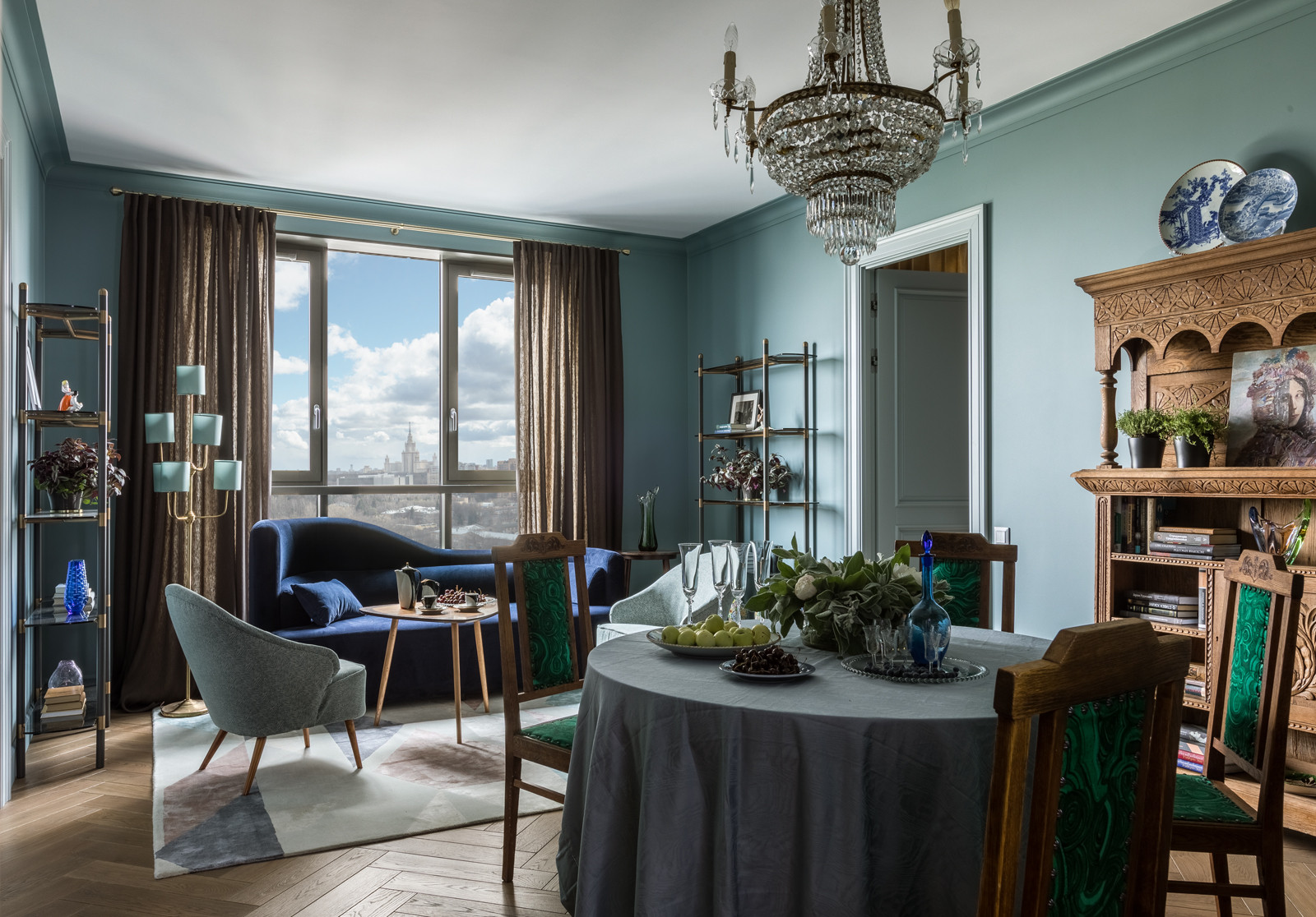 Квартира с антикварной мебелью по проекту Аллы Шумейко