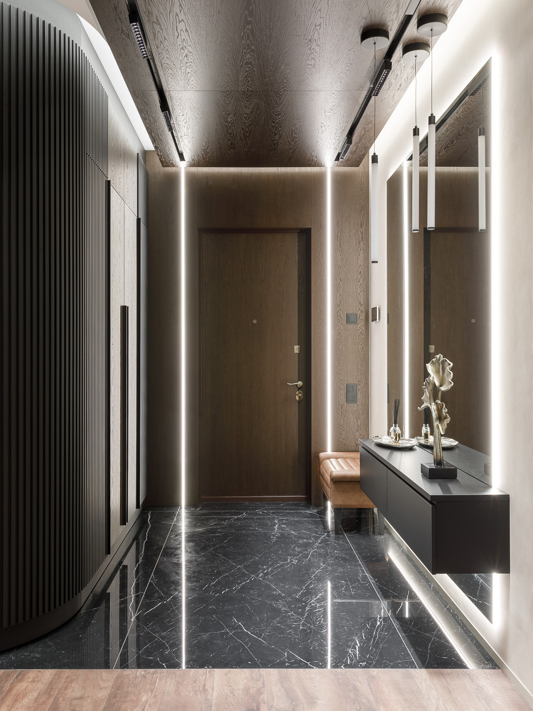 Обложка альбома: прихожая