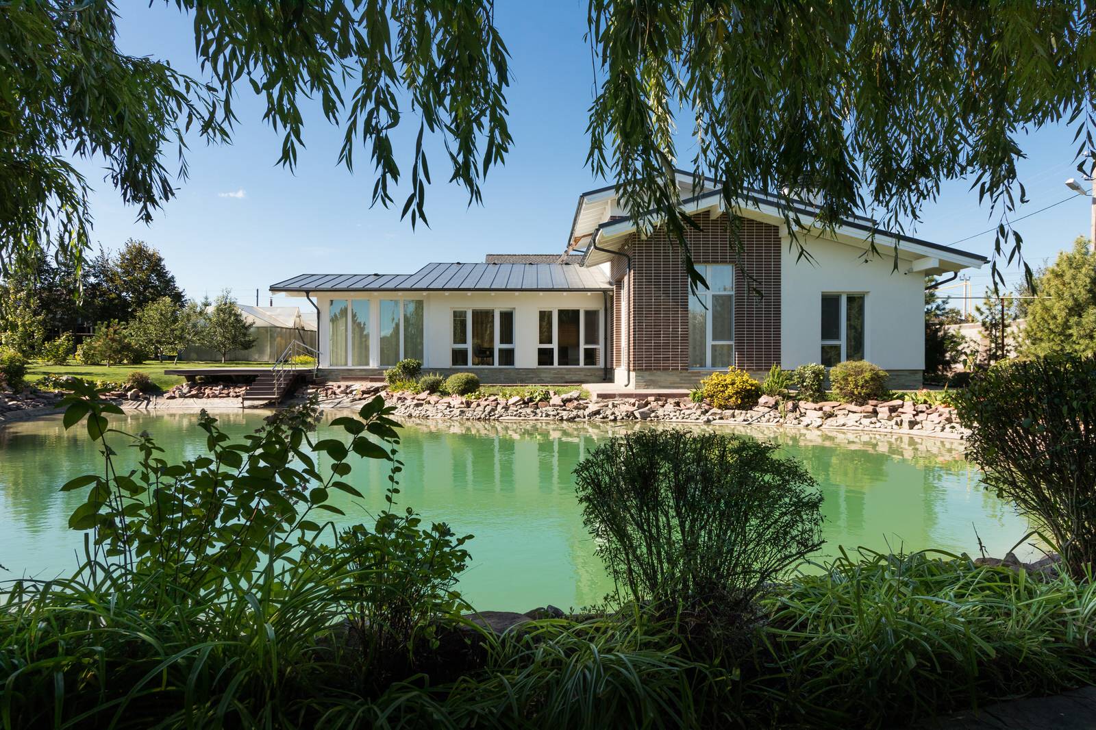 Дом у озера