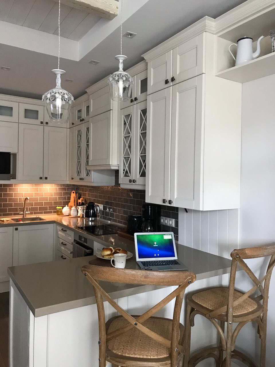 Белая кухня