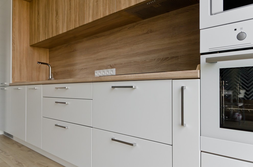 елая кухня в скандинавском стиле на проспекте Весеннем.