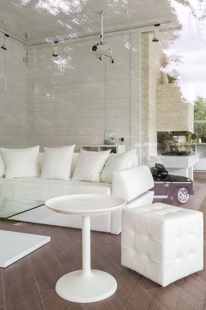 Дом из стекла