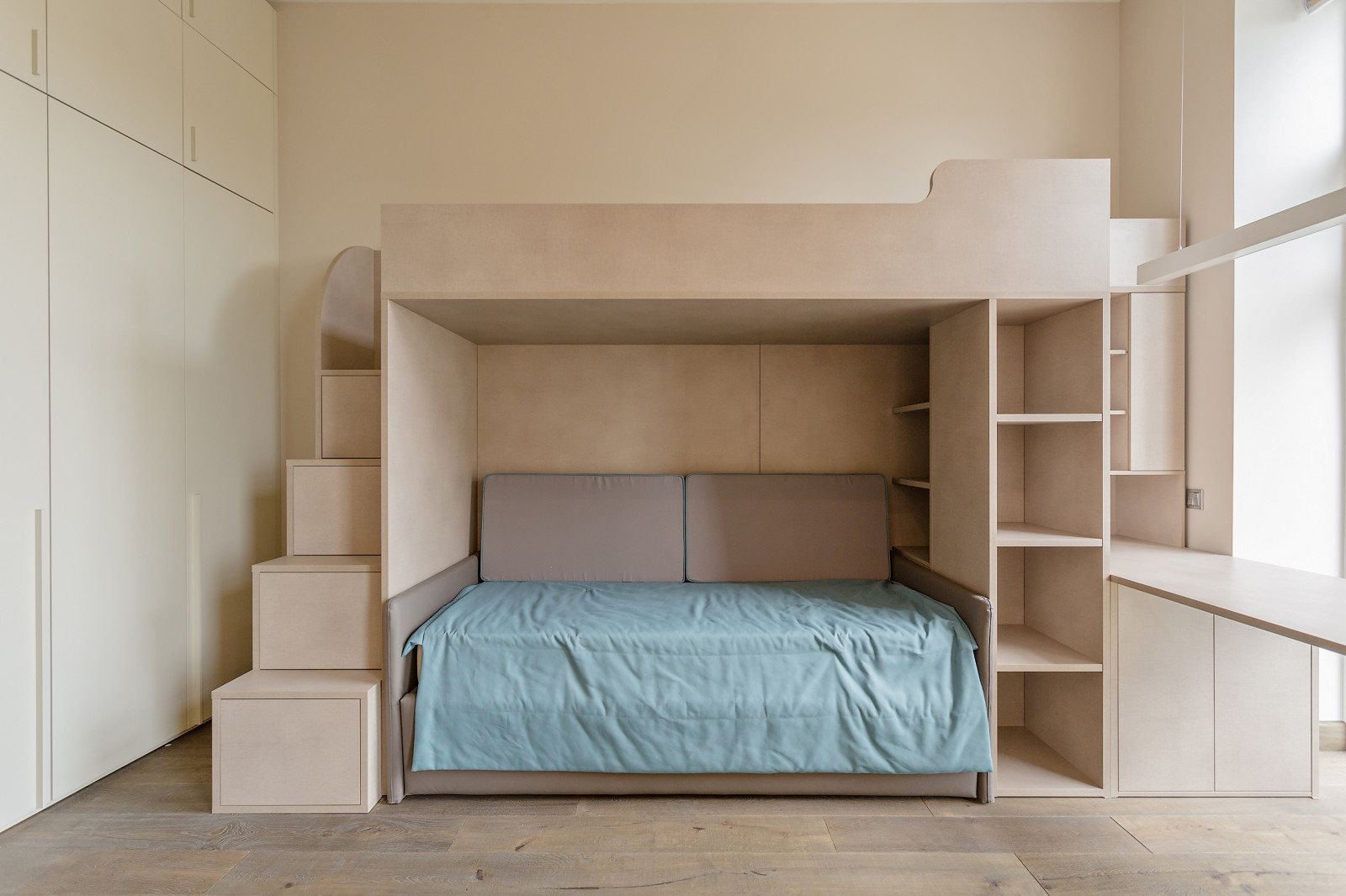 Просторная 4х комнатная квартира на Дубровке