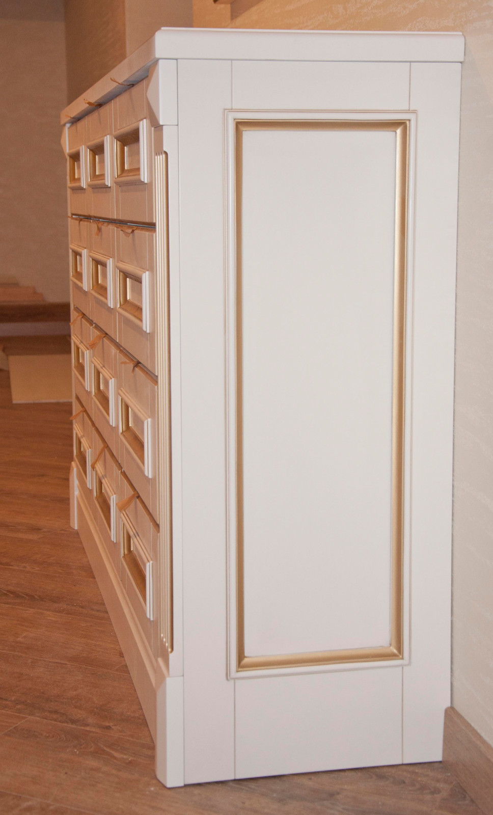 Обложка проекта: мебель в квартиру в классическом стиле