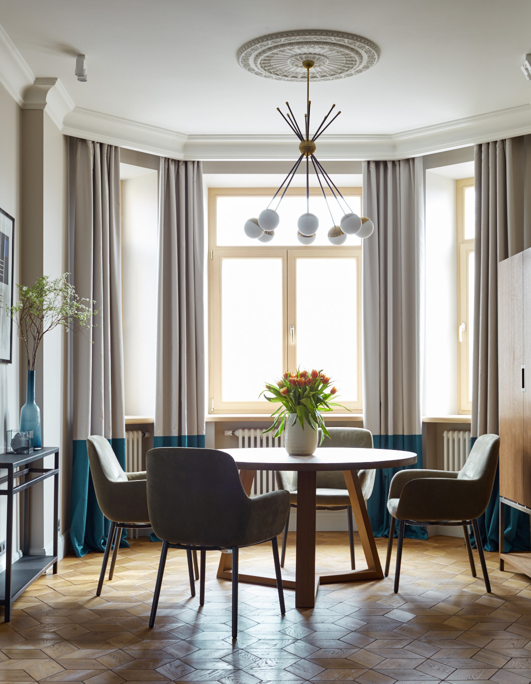 Houzz тур: Бывшая коммуналка с ванной на месте кухни