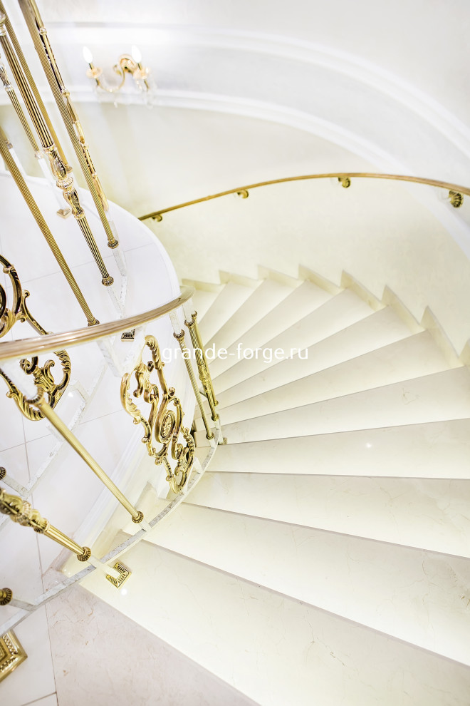 Лестница, латунное ограждение, фабрика Grande forge (Франция), коллекция Royal