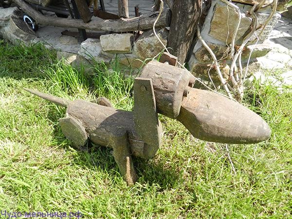 Обложка проекта: Собака из дерева