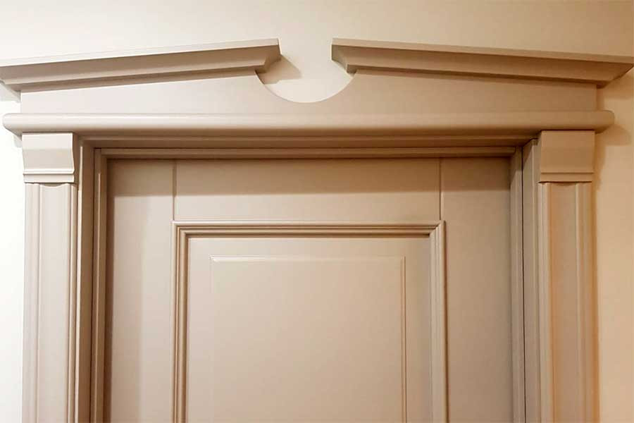 Окрашенные двери