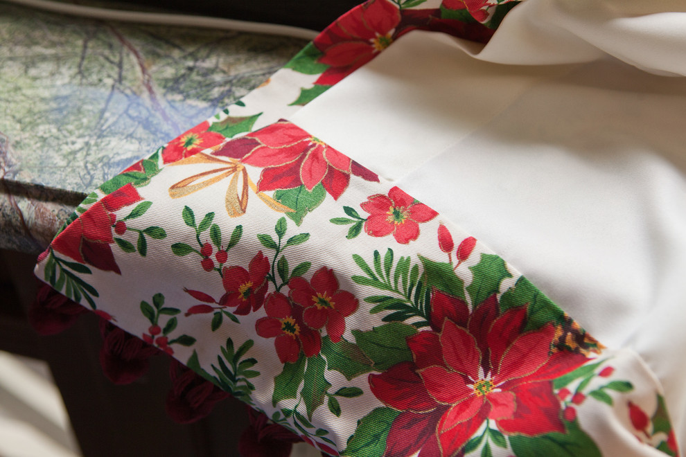 Шторы с пуансеттией для веранды