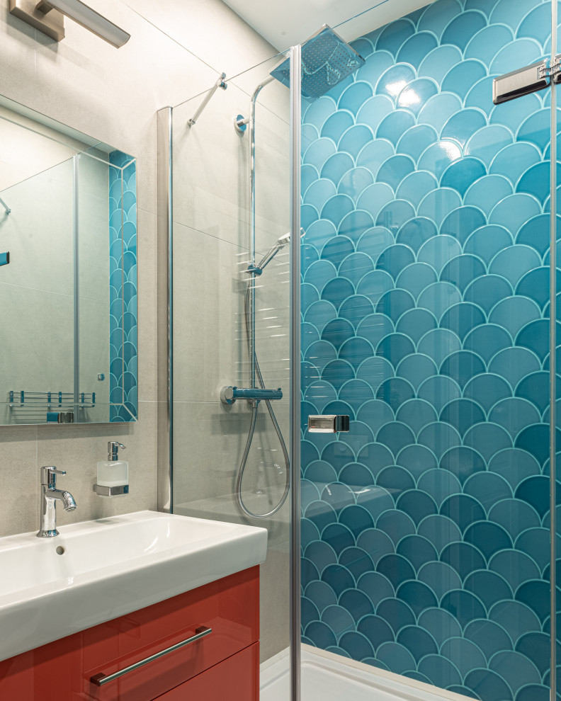 Houzz тур: Цветной интерьер в духе конструктивизма